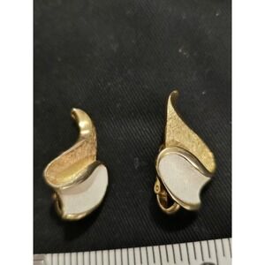Vintage 1960's  Puccini‎ Avant -garde Gold / White Clip On Earrings , Signed